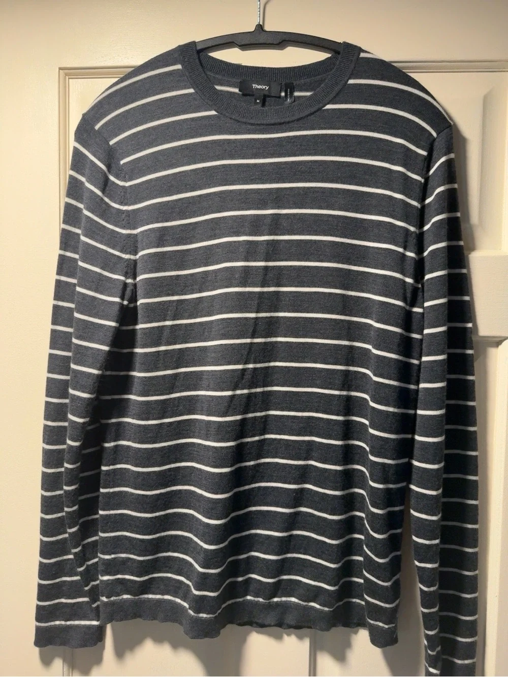 Theory Men’s Striped Merino Blend Crewneck Sweater Medium Gray White Luxury Knit